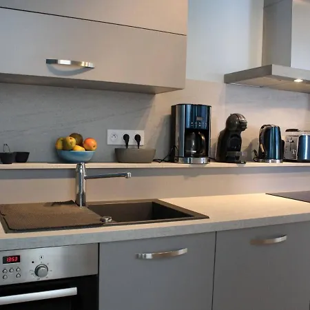 Maison Moderne A Avec Jardin, Terrasse, 5 Couchages, Proche Commerces - Fr-1-246a-12